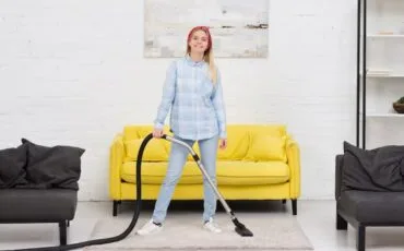 imgi_16_woman-cleaning-with-vacuum-cleaner_23-2148394961 woman-cleaning-with-vacuum-cleaner